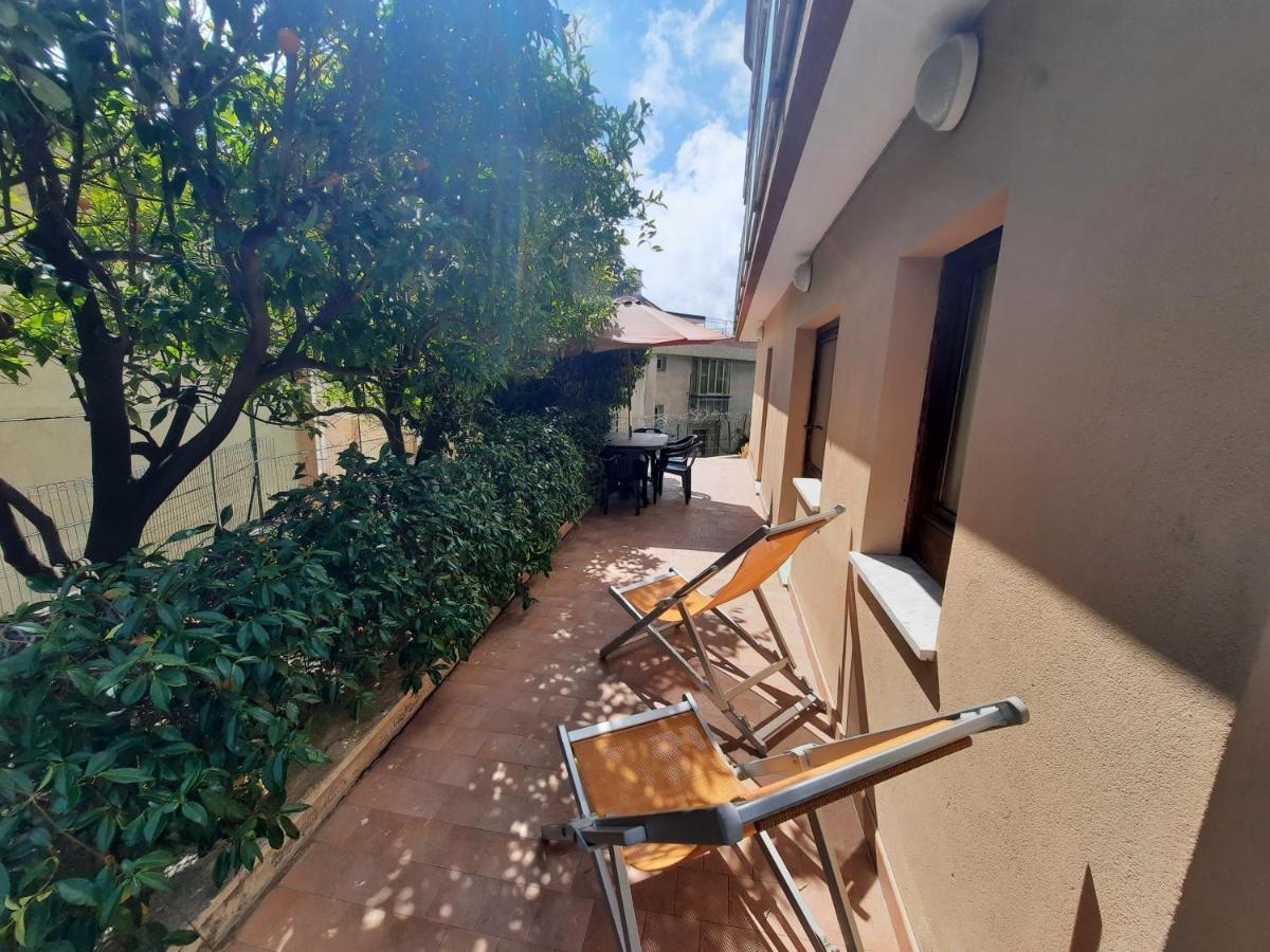Casa Bell - Appartamento Con Parcheggio Privato E Bike Room Finale Ligure Exterior photo