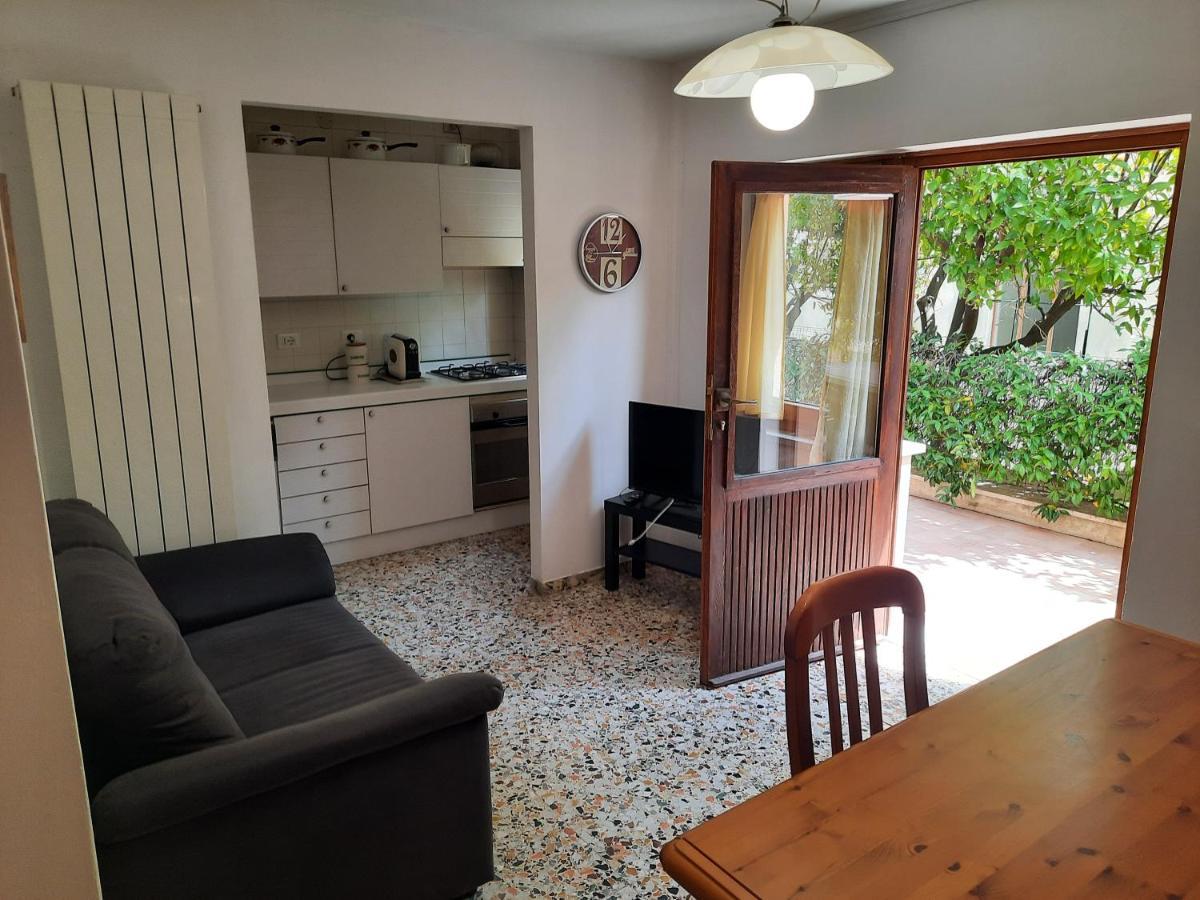 Casa Bell - Appartamento Con Parcheggio Privato E Bike Room Finale Ligure Exterior photo